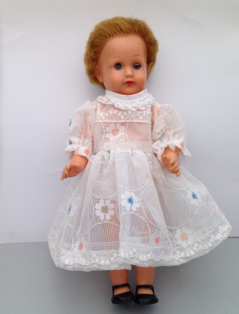 Pop merk  Schildkrot (D). 40 cm hoog € 35,00 