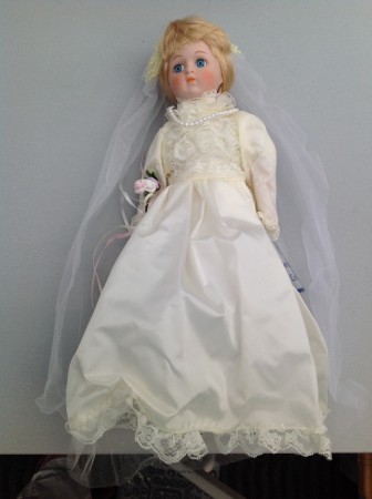 Porseleinen bruidspop - 40 cm - € 25,-