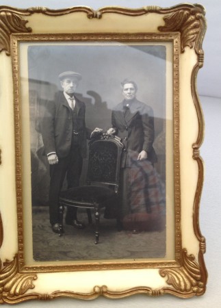 Vintage fotolijstje met oude foto Jopie en Sjaan €12,50