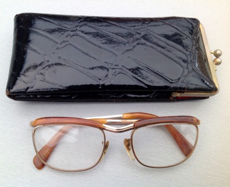 Vintage "Juliana" bril in koker  € 19,50