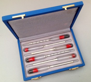 6 Hydro-/Aerometers € 75,00