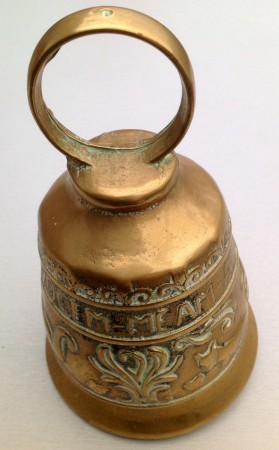 Koperen bel 17 cm hoog € 39,50